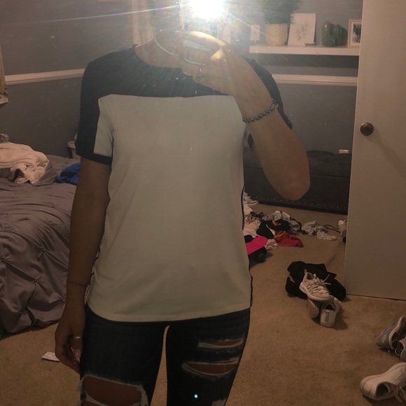 Cute white navy top sz m - Picture 3 of 4